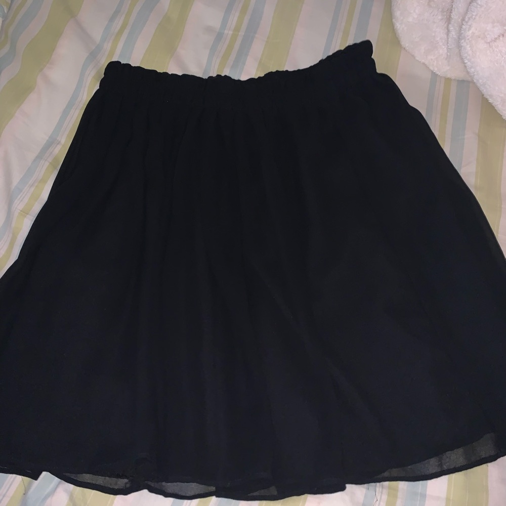 Flowy black skirt